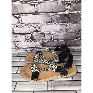Frye & Co Kole White Black Asymmetrical Espadrilles Sandals Women Sz 8.5M US/39